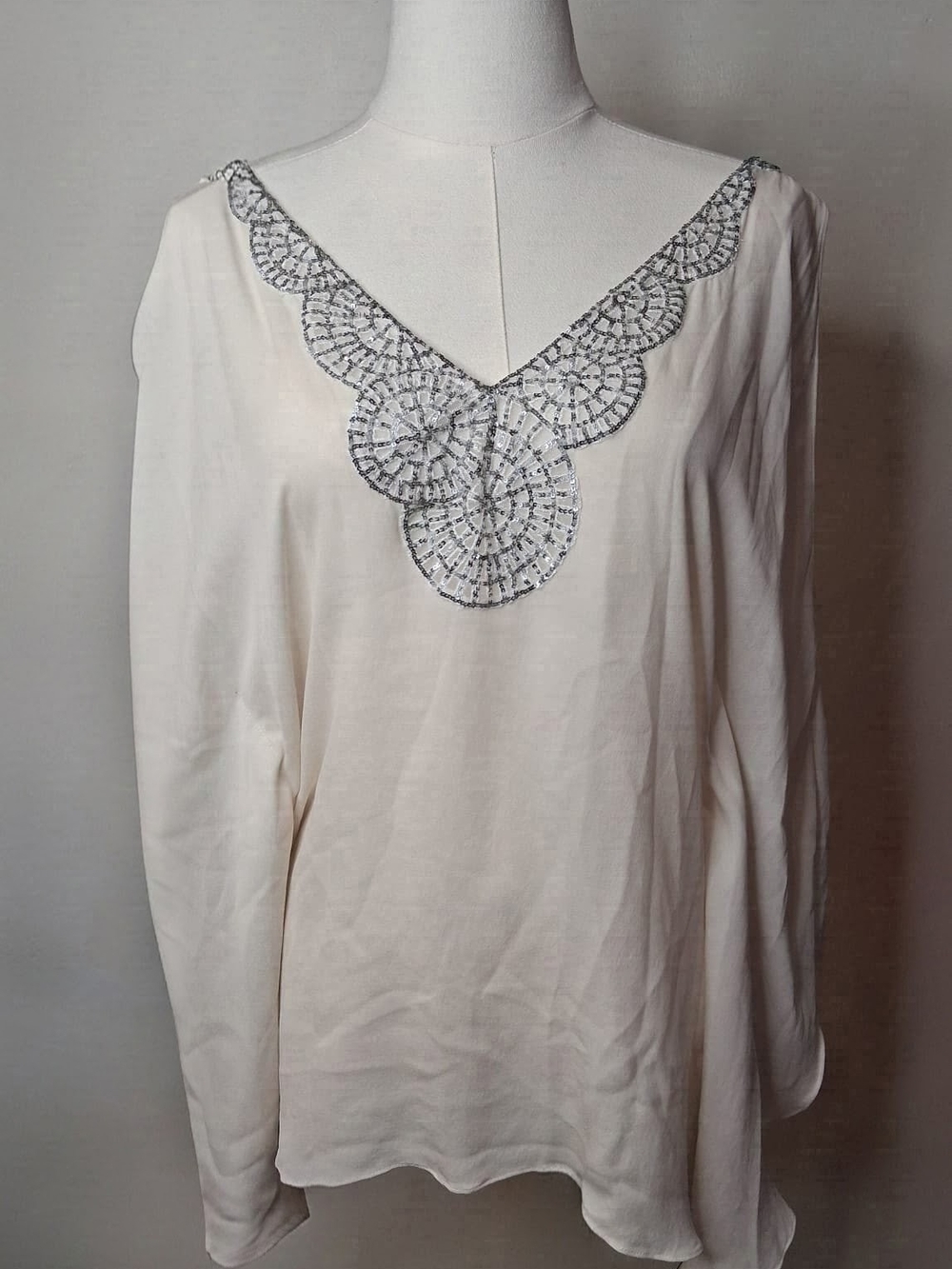 BCBGMAXAZRIA Ivory Silk Beaded V-Neck Blouse Medium